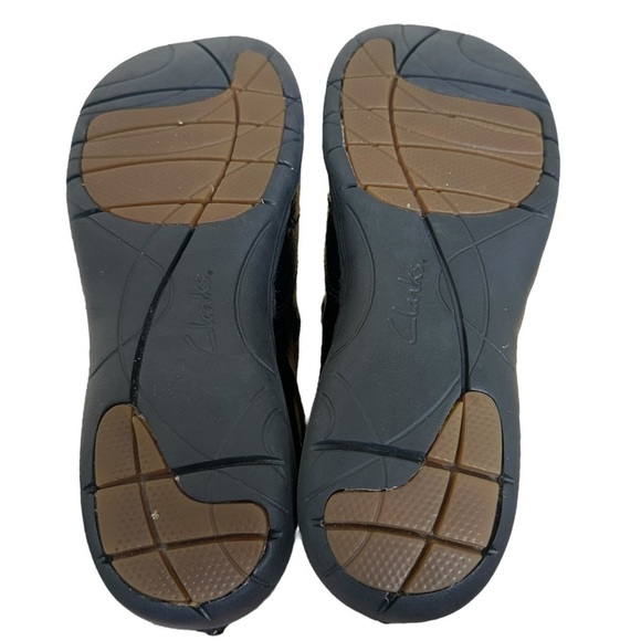 Clarks Unstructured Patent Leather Slip On Comfort Shoes in Black Size 6 - Picture 7 of 8